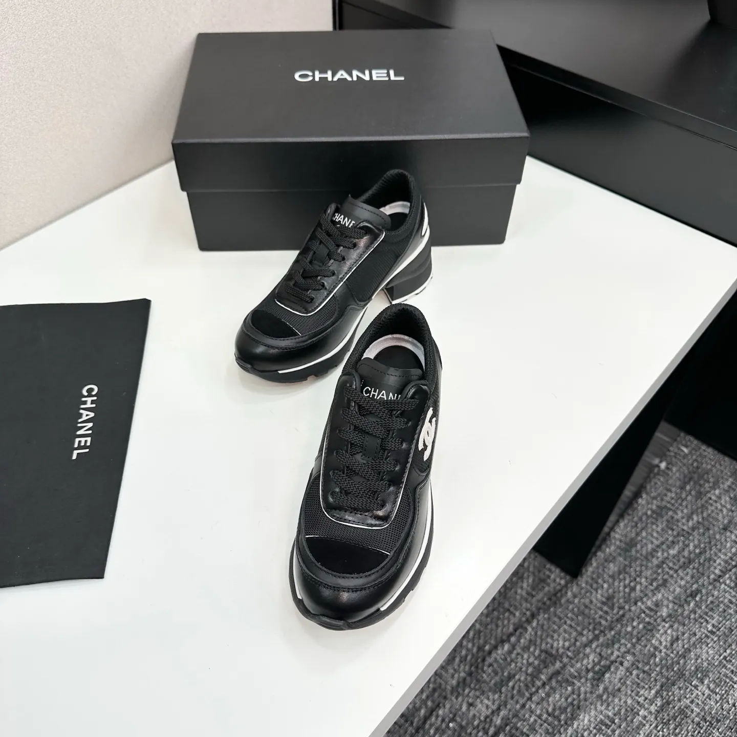 👟👟Ex-factory price 640👟👟Chanel Panda Shoes! 2025 counter's top casual sports shoes. This classic design; the upper is electro-embroidered with a variety of techniques; the outsole is fashionable and sporty; the unusual inclusion of a variety of color matching elements... The diversified mix and match is very good-looking and versatile, and can be used for leisure, fashion, sports, and outdoor... ꫛꫀꪝ Go➫ Materials: ❶Upper made of: original imported first-layer silk cowhide + original waterproof cloth + original first-layer cowhide ❷Inner lining: Original Yangli+wang ❸ Outsole based on: Original TPU combination outsole Counter boutique packaging complete set for women 35–41